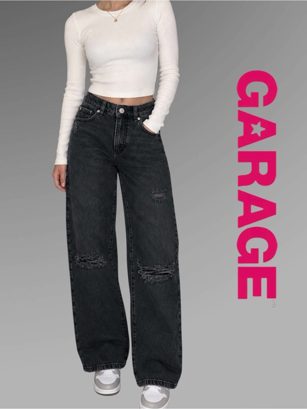 Garage Denim Jambe Large Wide Leg Black Jeans w/ Distressing Size: 0 or 24